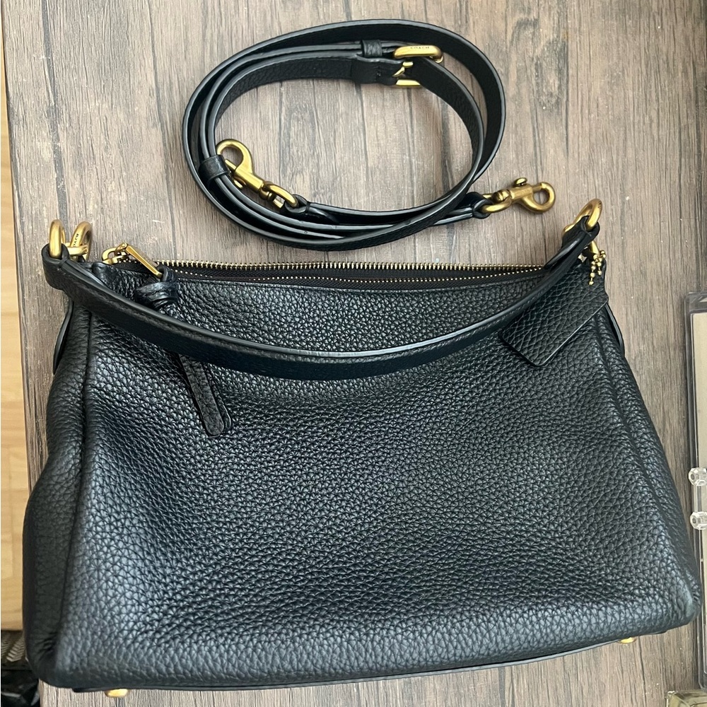 Coach shay crossbody in black